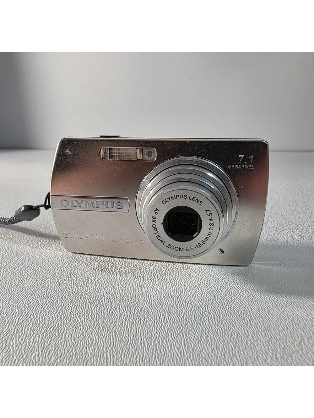 Olympus Digital Camera Stylus 710 7.1MP Silver W/Battery Only